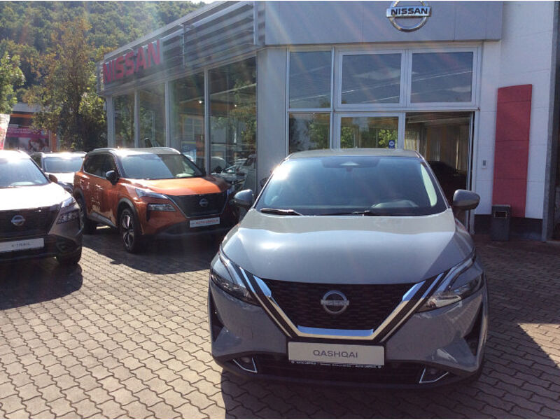 Nissan Qashqai 1.3 DIG-T N-Connecta 6-MT 160PS