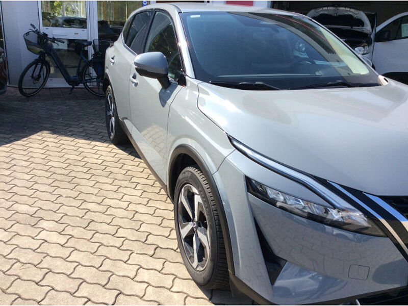 Nissan Qashqai 1.3 DIG-T N-Connecta 6-MT 160PS