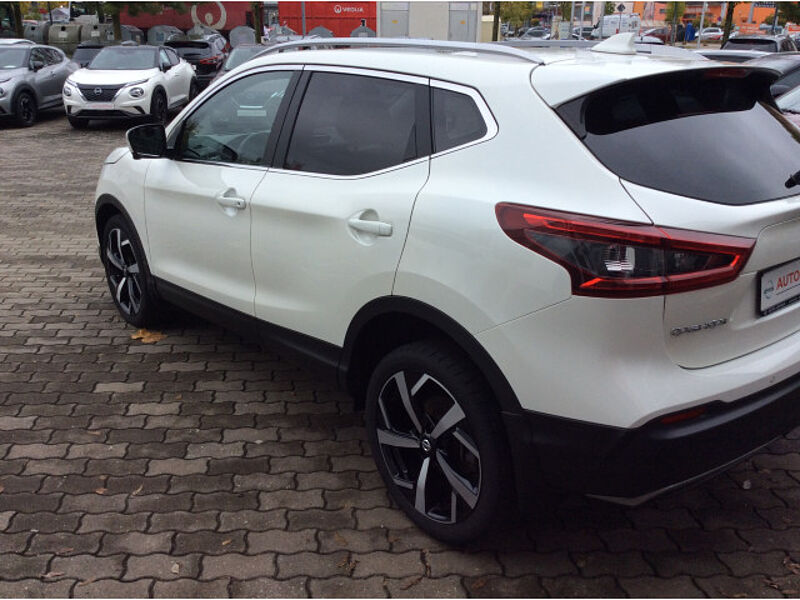 Nissan Qashqai 1.3 DIG-T Tekna Automatik 4x2 PGD LED